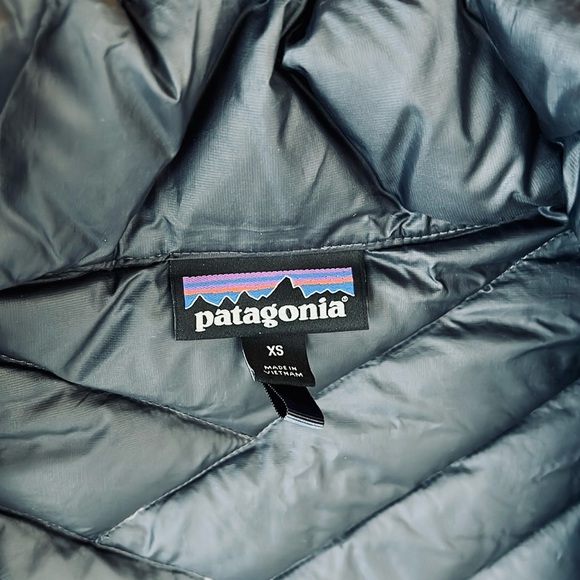 Patagonia long Women's Dark Blue Jacket women’s size Xs - Picture 9 of 12